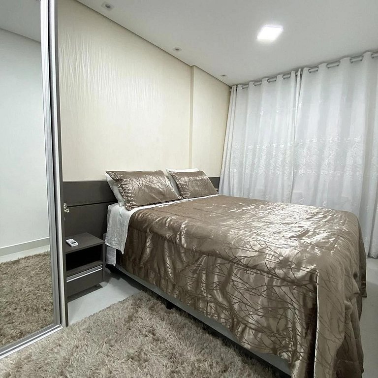 Apartamento no Boqueirão, Perto da Praia com Piscina - Santo