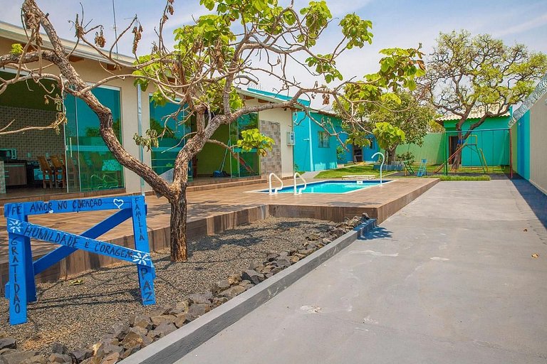 Casa com 3 Suítes, Piscina e Playground - Caldas Novas - GO