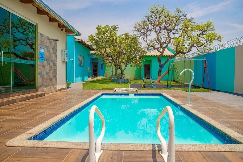 Casa com 3 Suítes, Piscina e Playground - Caldas Novas - GO