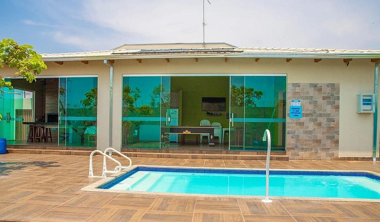 Casa com 3 Suítes, Piscina e Playground - Caldas Novas - GO