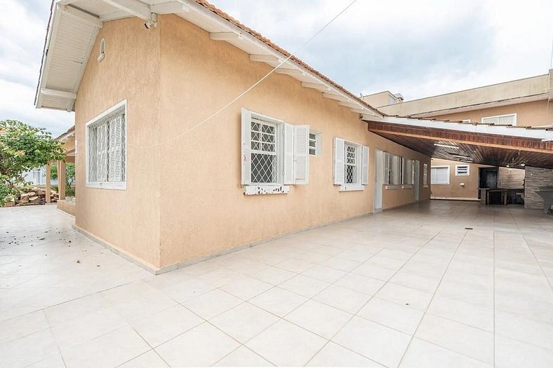 Casa Espaçosa 04 dormitórios - Diárias a partir de R$ 54,90