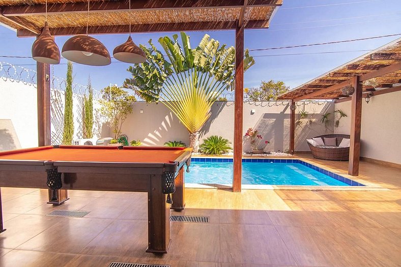 Casa Luxo em Condomínio Fechado com piscina e mesa de sinuca